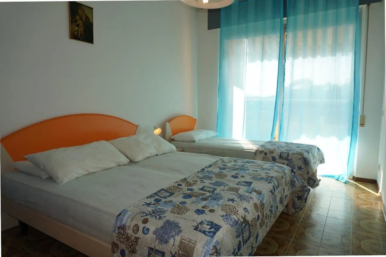 Cozy Flat With Terrace,180M From The Beach-Beahost Porto Santa Margherita di Caorle
