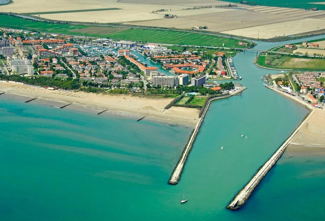 Cozy Flat With Terrace,180M From The Beach-Beahost Porto Santa Margherita di Caorle 0*,