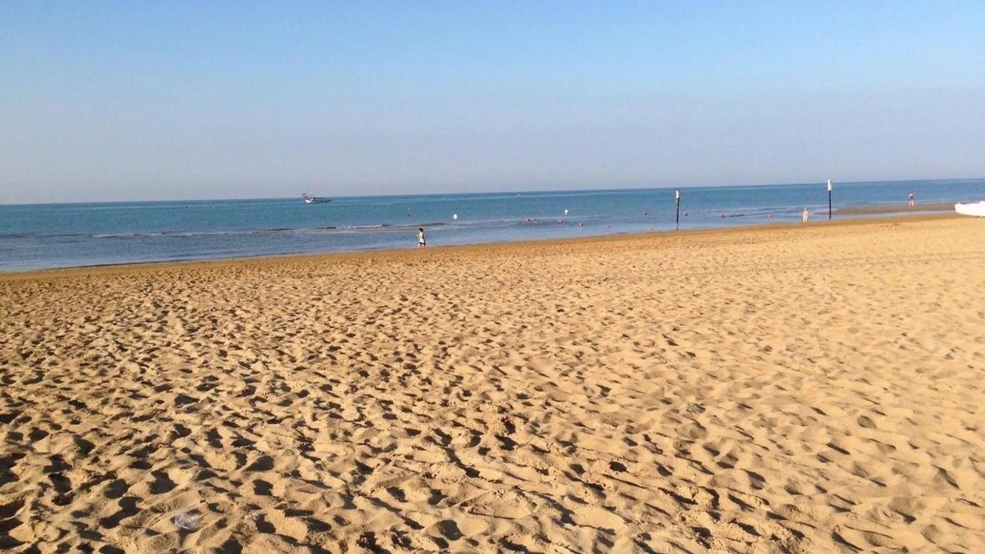 Επικοινωνία με το Cozy Flat With Terrace,180M From The Beach-Beahost